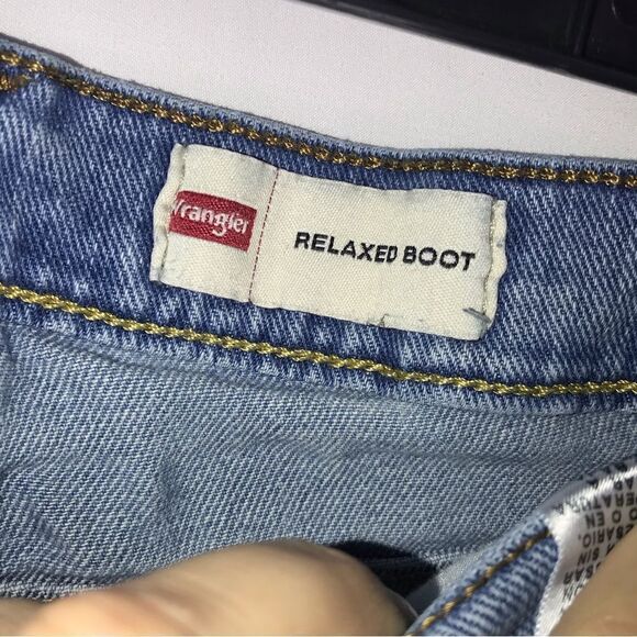 Wrangler Relaxed Boot Jeans - Picture 4 of 4